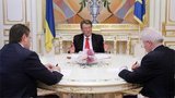Януковича и Мороза "вызвали" к Ющенко из-за "шулерских методов" коалиции