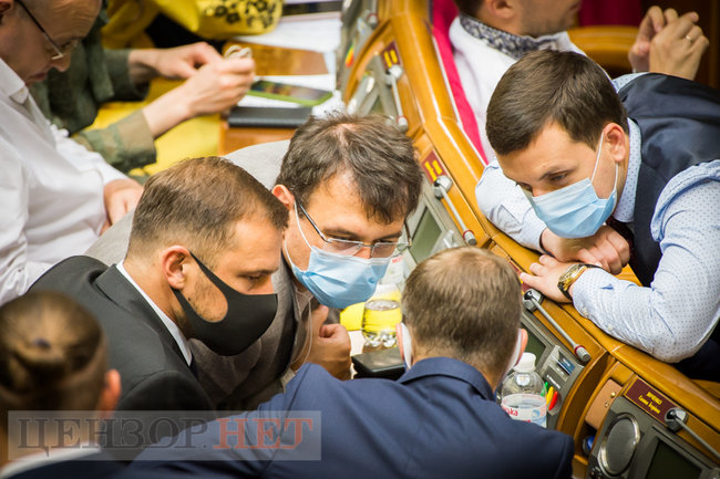 Черга до Шмигаля, Тищенко хвалиться відео зі своїм танцем, страшні ялинки Шахова та Ківа в обіймах Суркіса, - робота Ради 16 липня 37