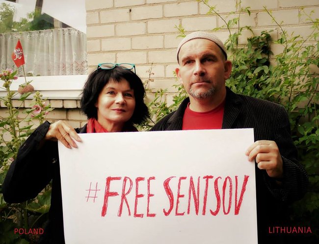 Акція FreeSentsov відбулася за кордоном 02