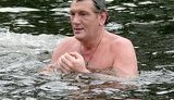 Ющенко и Ко традиционно искупались на праздник Крещения. Полный Фоторепортаж смотрите ЗДЕСЬ