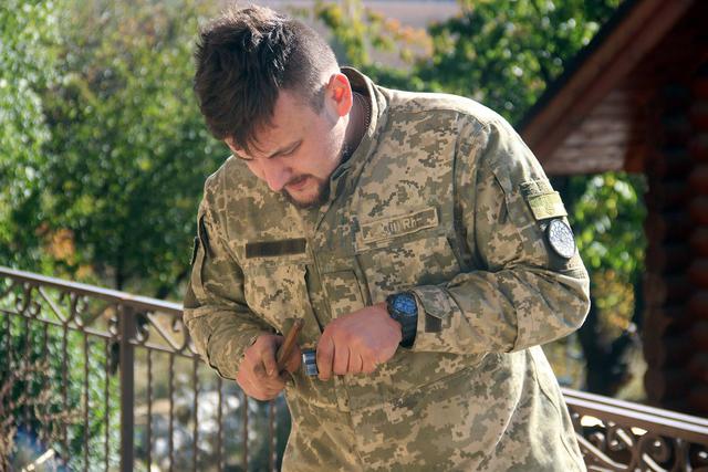 Розвідника 72-ї ОМБр Миколу Ларіна, який загинув під час обстрілу під Авдіївкою, поховали на Полтавщині 02