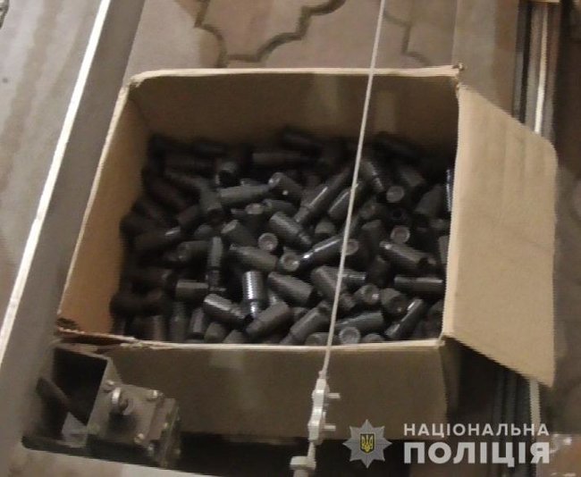 Кіберполіціїя Харківщини виявила кустарне виробництво антисептика: ділки встигли продати 2 тис. літрів 04