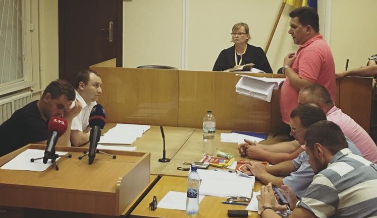 Суд інкримінує комбату "Айдару" Лихоліту кримінальні правопорушення щодо мера Сєвєродонецька Казакова, - журналіст Іванов. ФОТОрепортаж