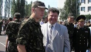 Сын Порошенко на "Субару" врезался в дерево