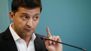 Зеленский поручил упростить торговлю с оккупированным Донбассом
