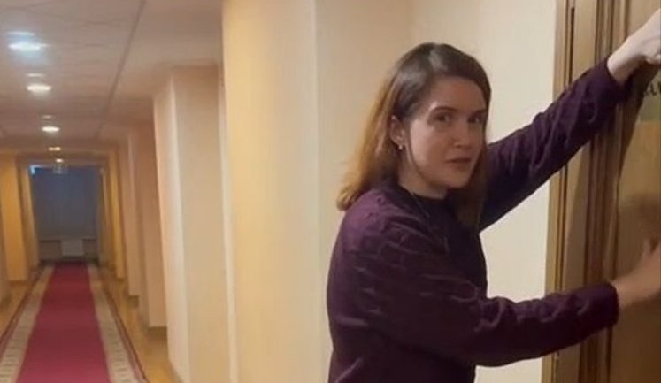 MP Bezuhla had been knocking on door for hour and half, behind which meeting of Verkhovna Rada committee on national security was taking place: "Vasyl Maliuk is being held hostage there". VIDEO