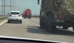 Росіяни показали колону бензовозів і поскаржилися на дрони