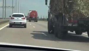 Росіяни бояться їхати поруч із колоною бензовозів: "Бл#дь, опять мы к этой колонне приблизились". ВIДЕО
