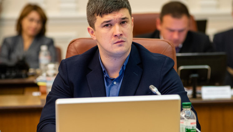 Министр цифровой трансформации предложил заменить официальные пресс-релизы влогами