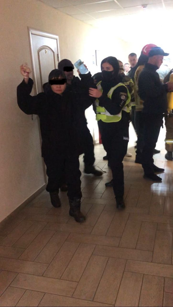 Приїжджі з Китаю намагалися підпалити хостел в Ужгороді 02