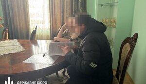 Инспектор таможни вывозила в Польшу мужчин