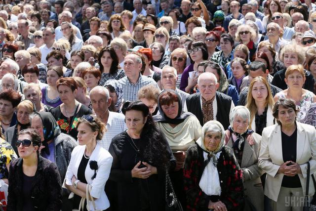 Прощання з Гузаром: 10 тис. осіб взяли участь у скорботному ході у Львові 03