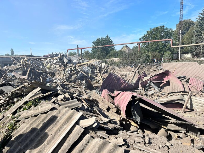 Россия выпустила 8 ракет по Краматорску. Повреждены склады гуманитарной помощи. Есть раненый в тяжелом состоянии, - мэр Гончаренко 12