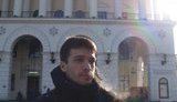 Його вже охрестили майданівським Спайдерменом: хлопець, який виліз на 5 поверх палаючого Будинку профспілок і врятував людину