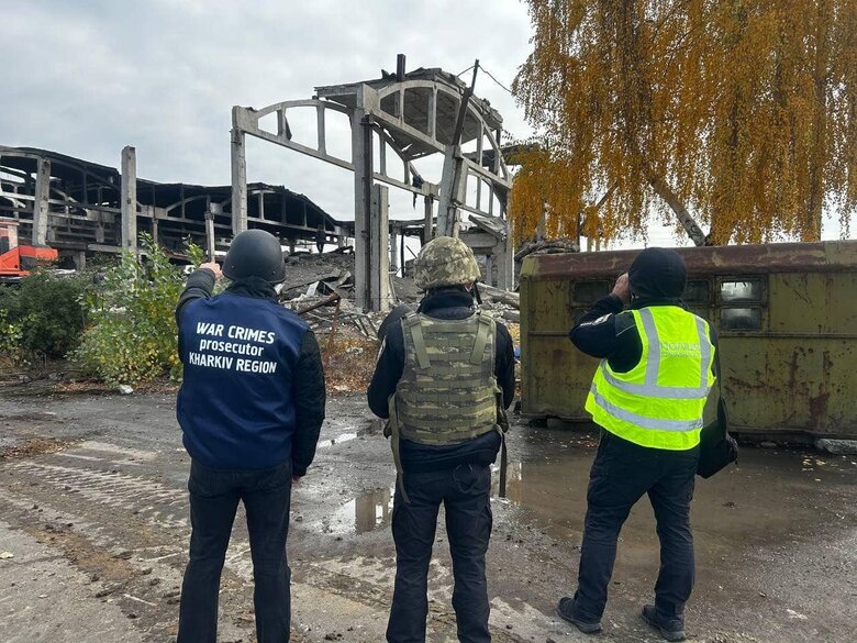 Окупанти вдарили по ангару на Харківщині, згоріли тонни збіжжя