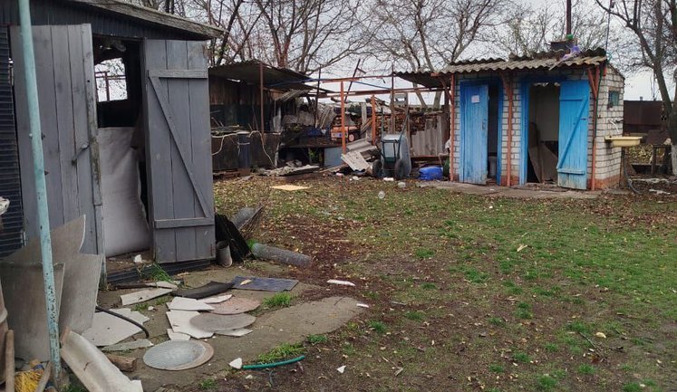 Доба на Донеччині: внаслідок обстрілів поранено 4 людей, пошкоджені будинки, автівки. ФОТОрепортаж