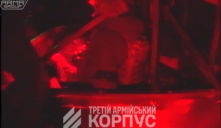 "Сначала наземным дроном, затем лодкой, после чего передали медикам": операторы "KRAKEN" эвакуировали 4 гражданских в Лиманском районе. ВИДЕО