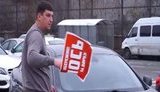 "Ти собі на лоба краще приклей, бл#дь", - водій, який припаркувався на місці для інвалідів, мало не наїхав на активіста проекту "Зупини лося!". ВIДЕО