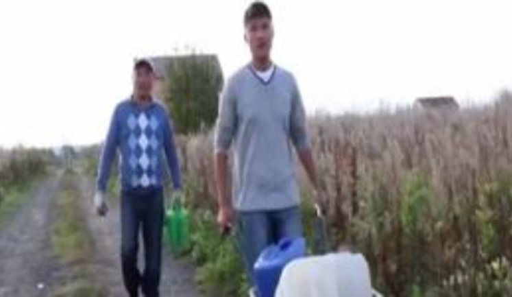 "Строят дома киргизам их же земляки. На всю округу - ни одного славянского лица", - выходцы из Кыргызстана заселяют подмосковные поселки. ВИДЕО