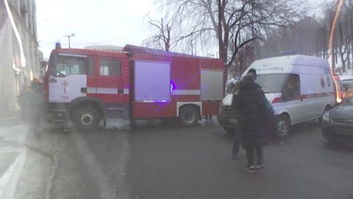 Пожар в центре Киева: огонь охватил историческое здание, пламя удалось локализировать 01