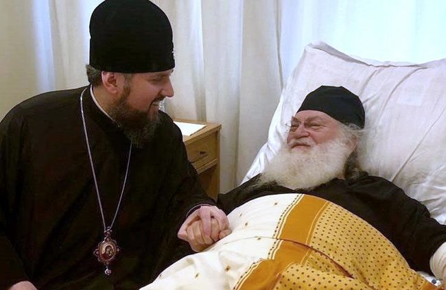 Афонський ігумен Єфрем висловив підтримку ПЦУ: Україна заслуговує на свою помісну церкву 01