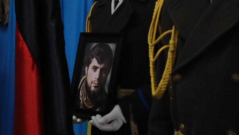З легендарним комбатом Дмитром Коцюбайлом (Да Вінчі) попрощалися на Івано-Франківщині 03