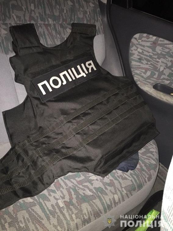Псевдополицейский и двое военнослужащих, вымогавшие деньги у водителей, задержаны на Николаевщине, - Нацполиция 03