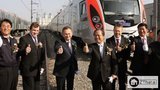 Очередная поломка "повозки Колесникова": "Приехал тепловоз и везет "Хюндай" обратно. В вагонах холодно. Кипяток стоит 5 гривен"