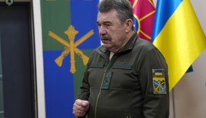 Экс-министр обороны Кузьмук засветился на награждении терробороновцев: сеть возмущена. Стерненко раскрыл его должность. ФОТОРЕПОРТАЖ