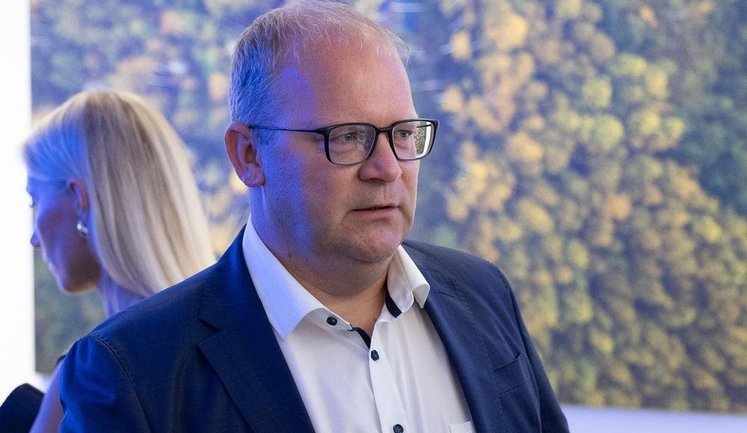 Европе не стоит полагаться на США в помощи Украине, – евродепутат Паэт