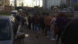 Смягчение карантина: очередь на одной из остановок в Киеве растянулась на десятки метров. ФОТО