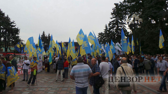 Say NO to elections under Yanukovych law, - protesters demand electoral reform implementation outside Rada 09