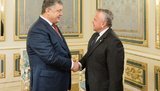 Порошенко и заместитель госсекретаря США Салливан обсудили "размещение эффективной миротворческой миссии ООН" на Донбассе. ФОТО
