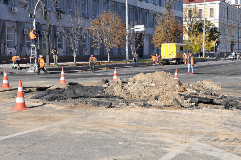 Consequences of Russian missile strikes on Kyiv 06