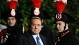 Скандальный премьер-министр Италии Берлускони подал в отставку