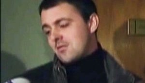 "Народные мстители" подожгли машину милиционера, обвиняемого в убийстве студента Индыло. ВИДЕО.