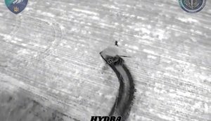 Танкісти РФ втекли від дрона та кинули пораненого окупанта - "HYDRA" показала бойову роботу. ВIДЕО