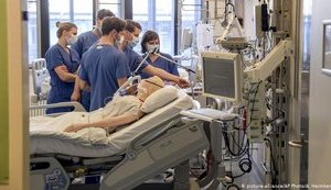 Понад 2300 медиків і кваліфікованих доглядальниць інфіковані коронавірусом у Німеччині