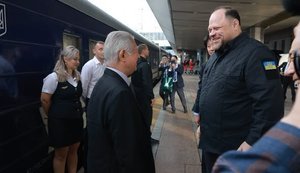 Спікер парламенту Японії Морі приїхав до України обговорити подальшу підтримку та нові можливості співпраці. ФОТО
