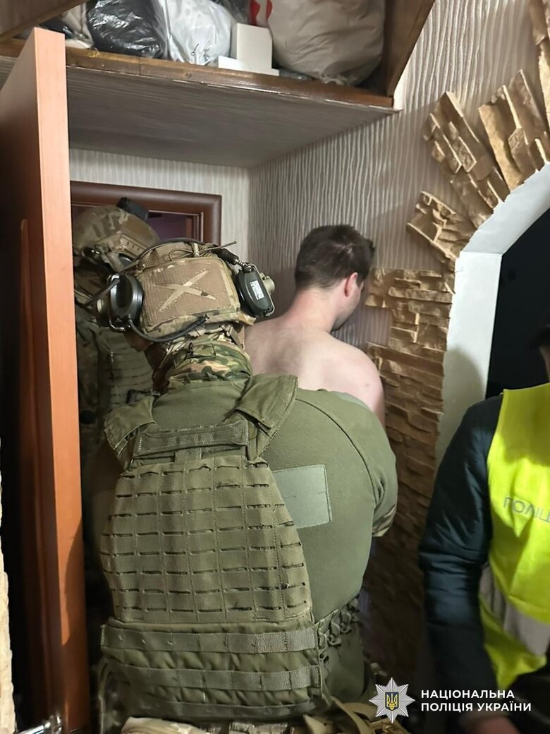 Нацполиция обезвредила крупнейшее наркогруппировку в Украине