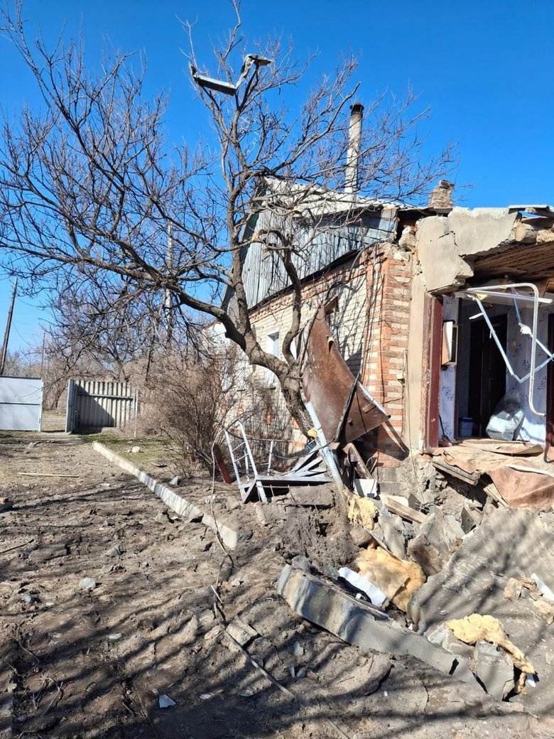 Донеччина під обстрілами: зруйновано 19 цивільних об’єктів