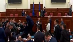 Svoboda, PPB deputies brawl in Kyiv City Council. VIDEO