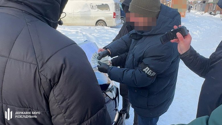 дбр затримало посадовця тцк