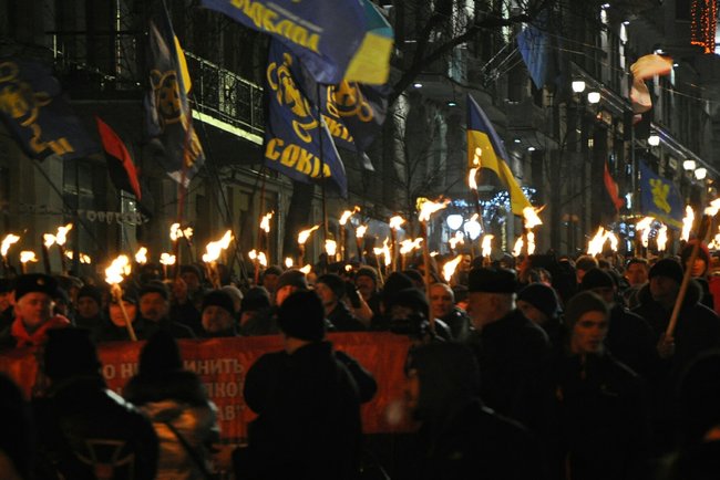 День народження Бандери в Києві відзначили смолоскипною ходою 04