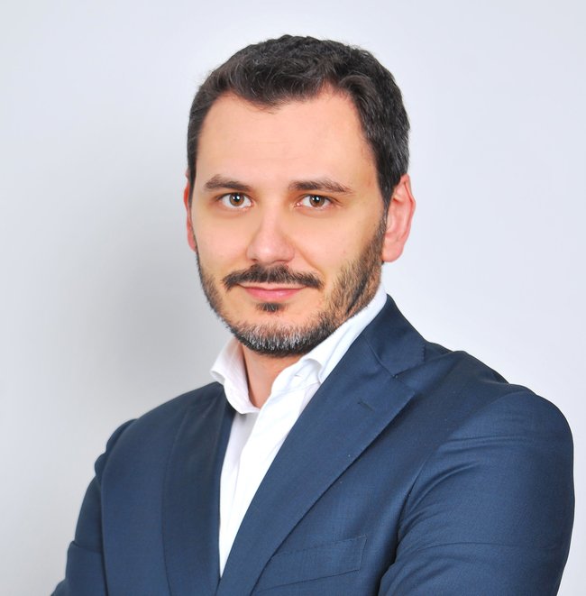 На Зеленського перед виборами намагалися натиснути: заходьте в коаліцію - будемо переформовувати уряд в інтересах Коломойського, - слуга народу Чернєв 01