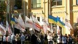 Под судом, который отказался принять иск к Януковичу пришли сотни протестющих: У нас хуже, чем в Алжире. + ВИДЕО