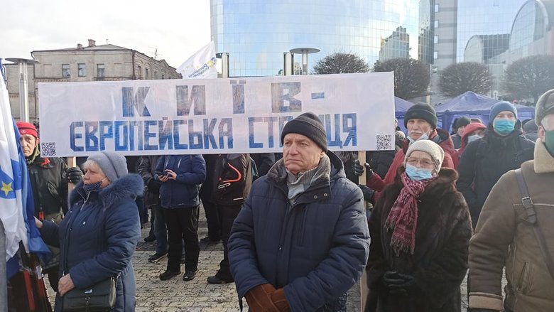 Печерський суд обирає запобіжний захід Порошенку 27