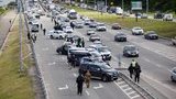 На мосту "Метро" в Києві працює поліція і вибухотехніки: виявлено підозрілий предмет