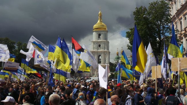 Досить терору: под Печерским судом Киева проходит акция в поддержку Порошенко 24