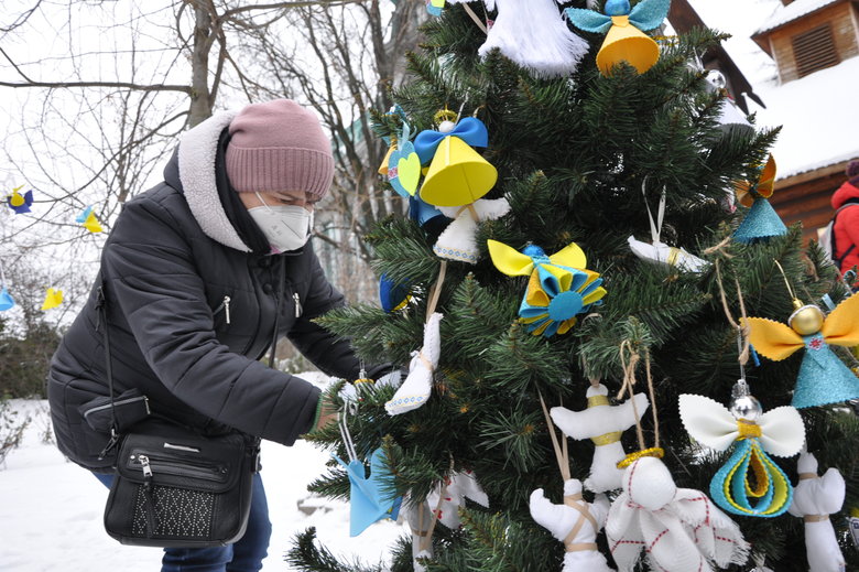 Ялинка для Героїв: у Києві вшанували память загиблих воїнів та Героїв Небесної Сотні 23